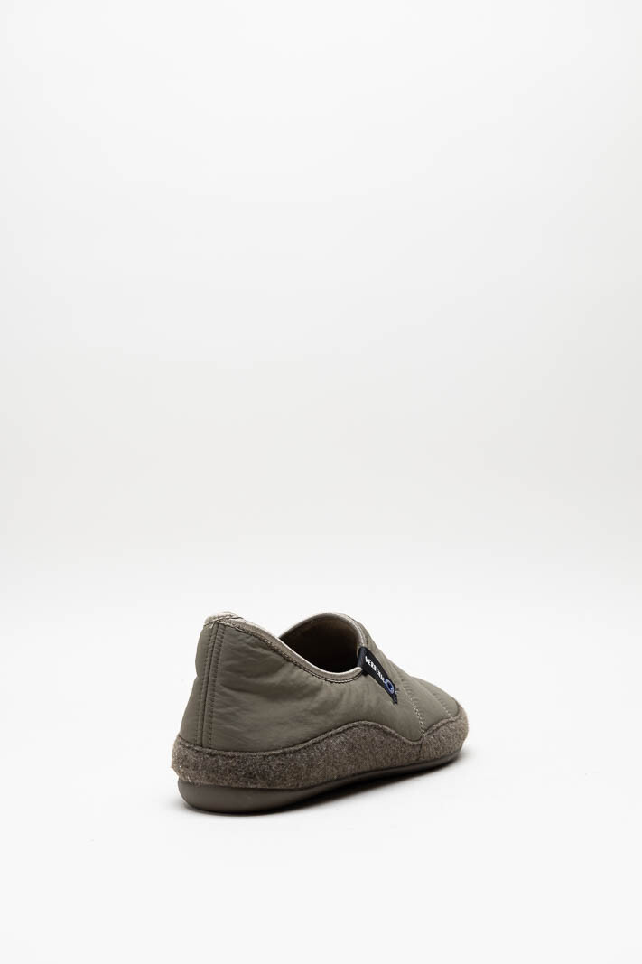 zoom in on Kaki Pantoffel image Kaki Pantoffel image