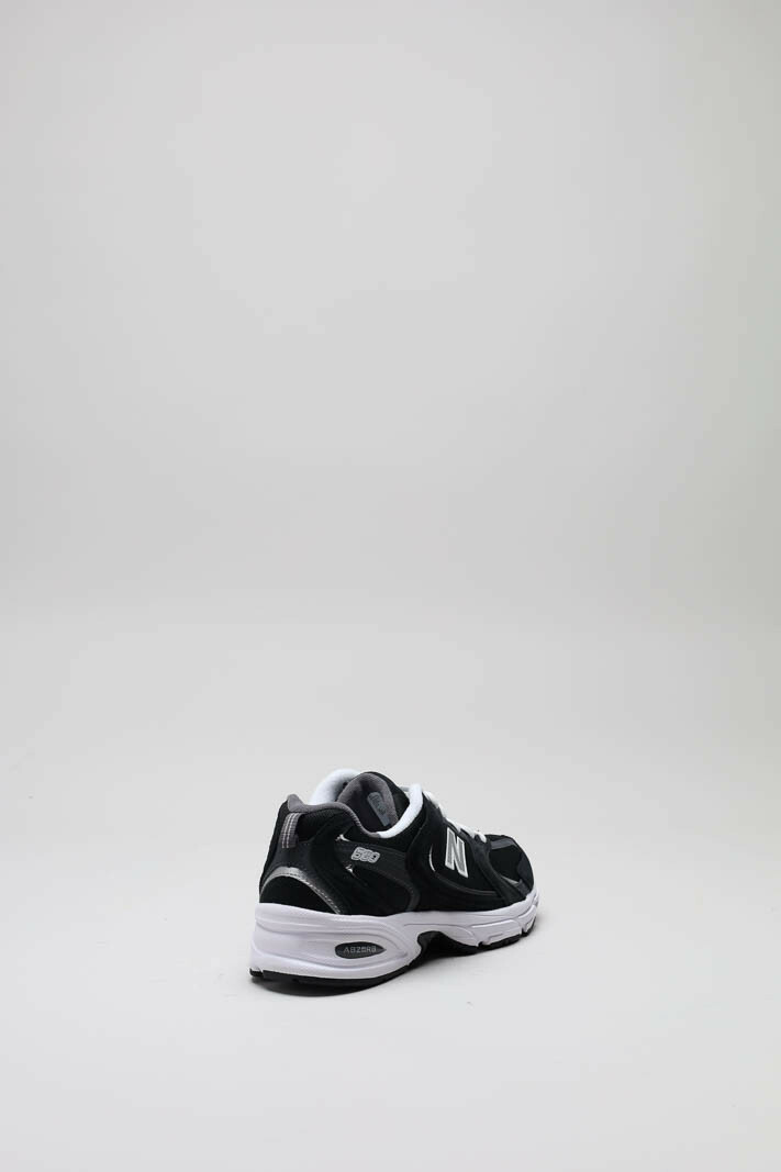 zoom in on Zwart Sneaker image Zwart Sneaker image