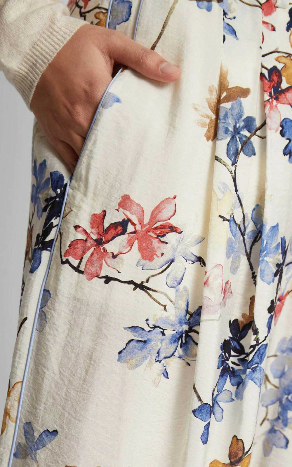 zoom in on Bloemen Broek image Bloemen Broek image