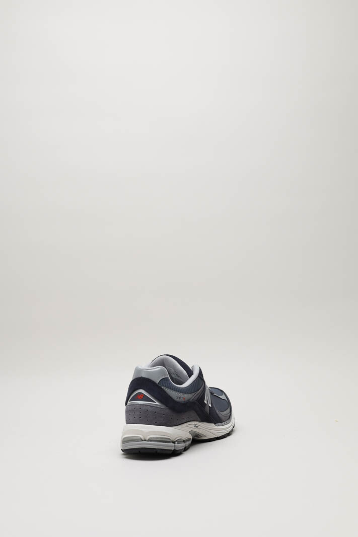 zoom in on Donkergrijs Sneaker image Donkergrijs Sneaker image