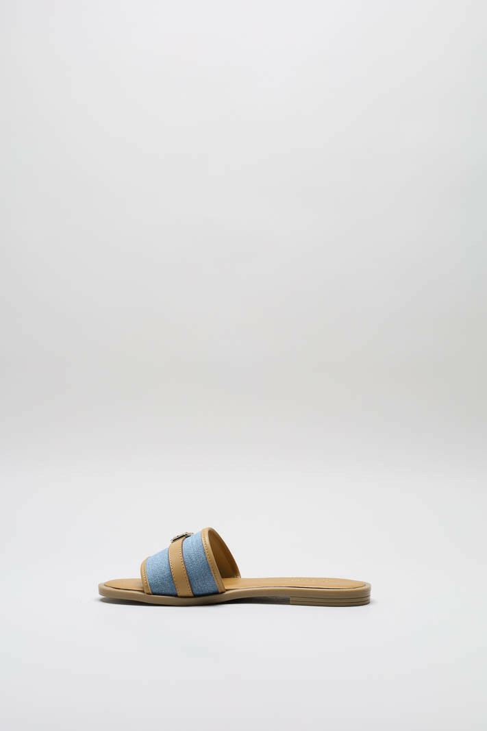 zoom in on Blauw Slipper image Blauw Slipper image
