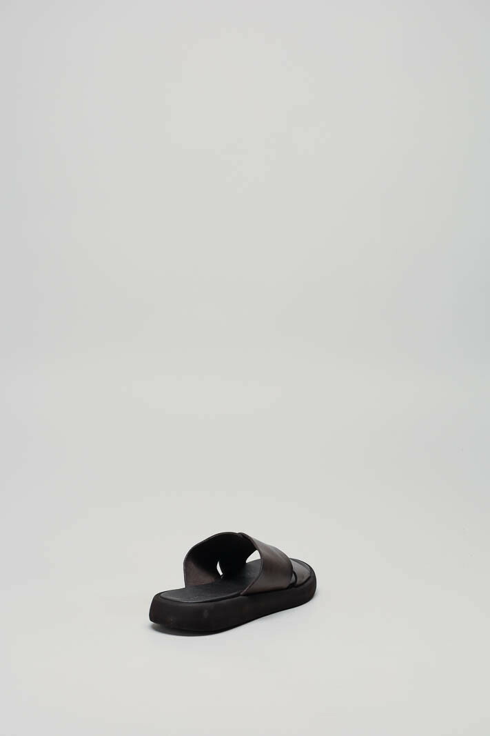 zoom in on Bruin Slipper image Bruin Slipper image