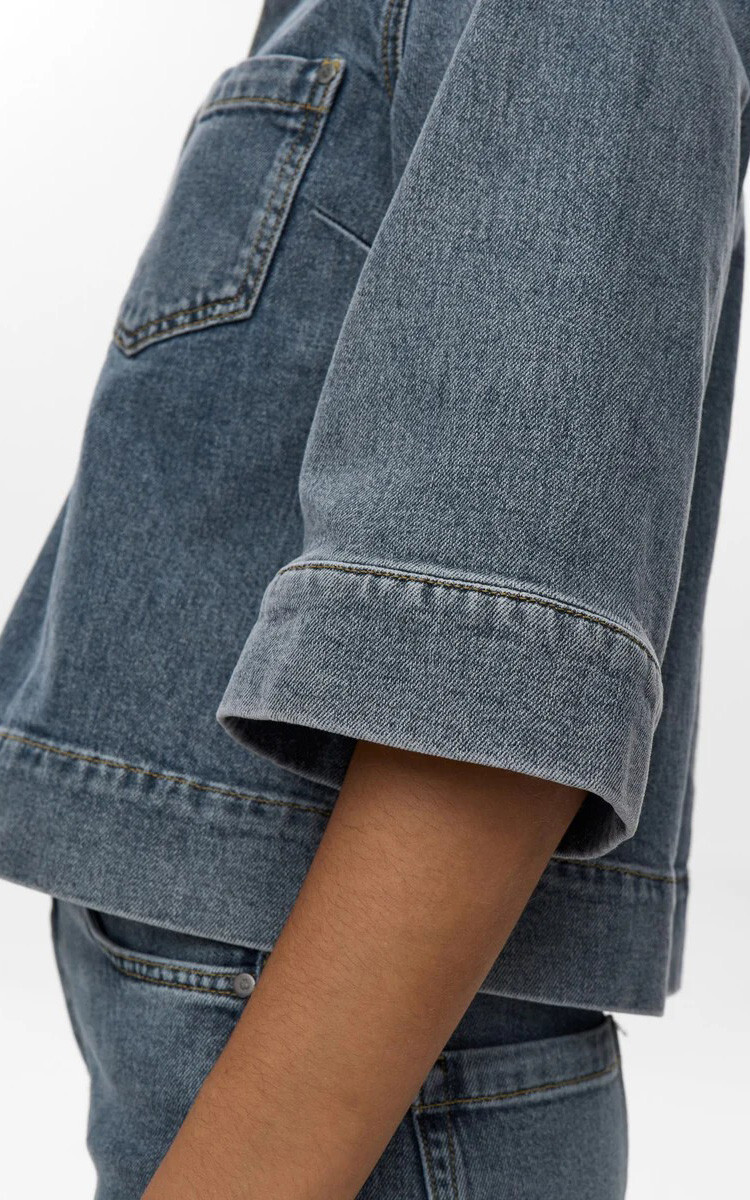 zoom in on Jeans Hemd image Jeans Hemd image