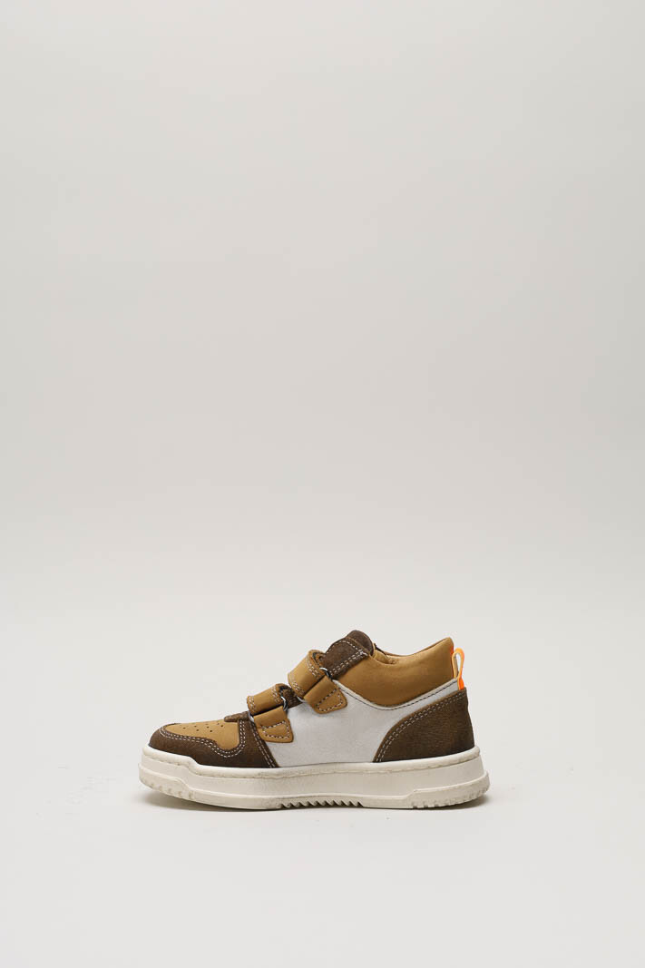 zoom in on Bruin Velcro schoen image Bruin Velcro schoen image