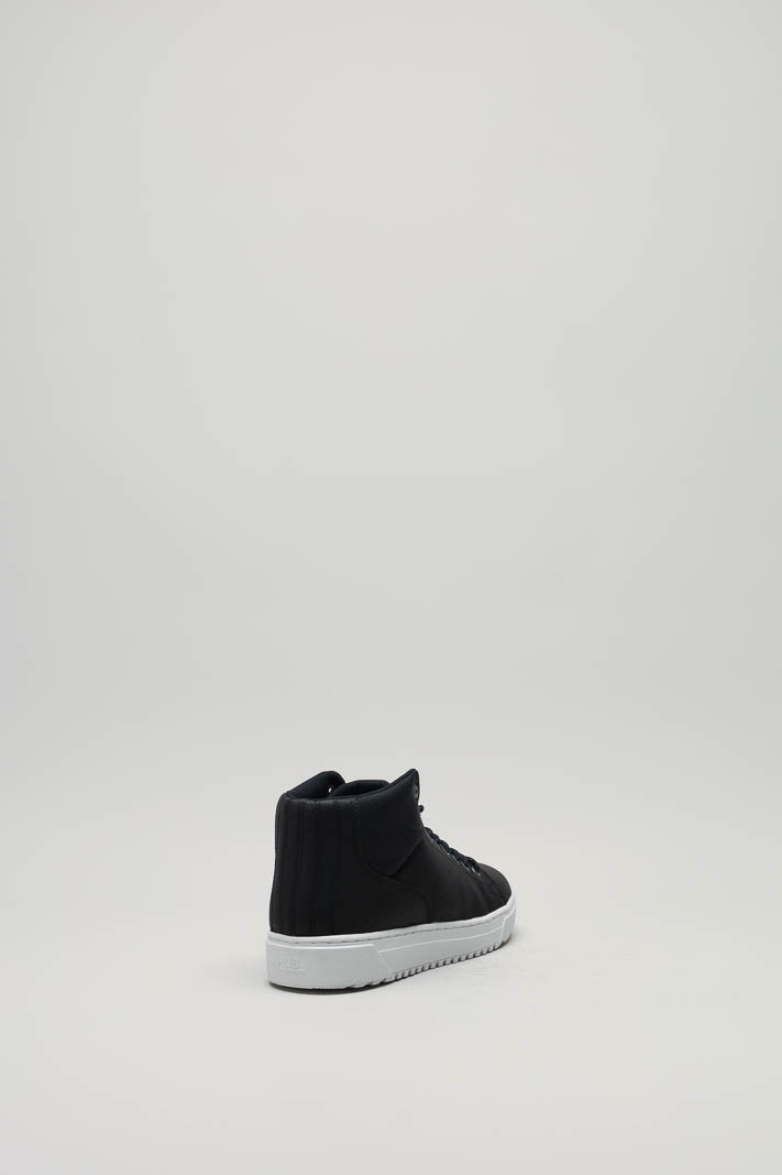 zoom in on Zwart Sneaker image Zwart Sneaker image