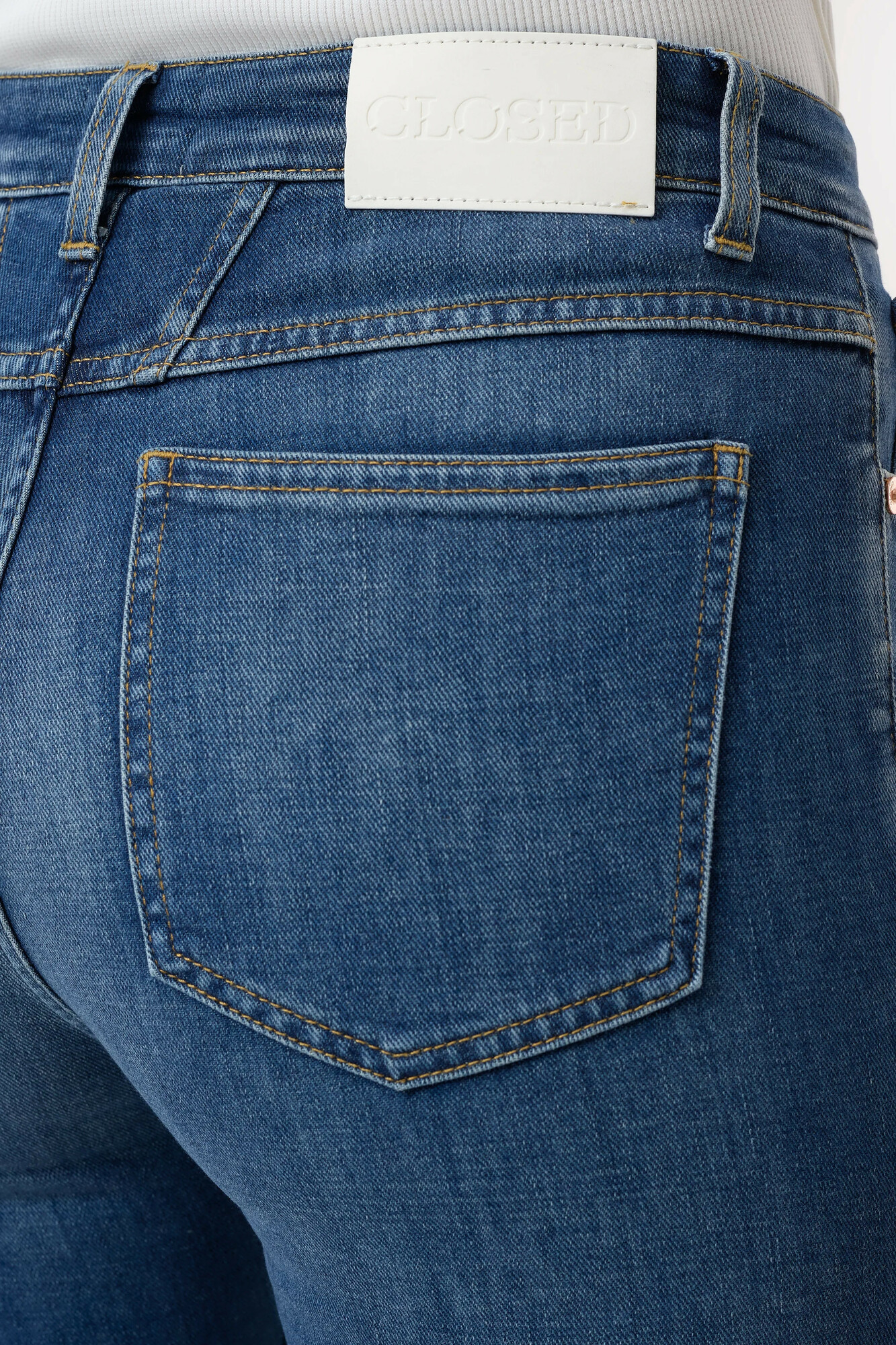 zoom in on Jeans Broek image Jeans Broek image