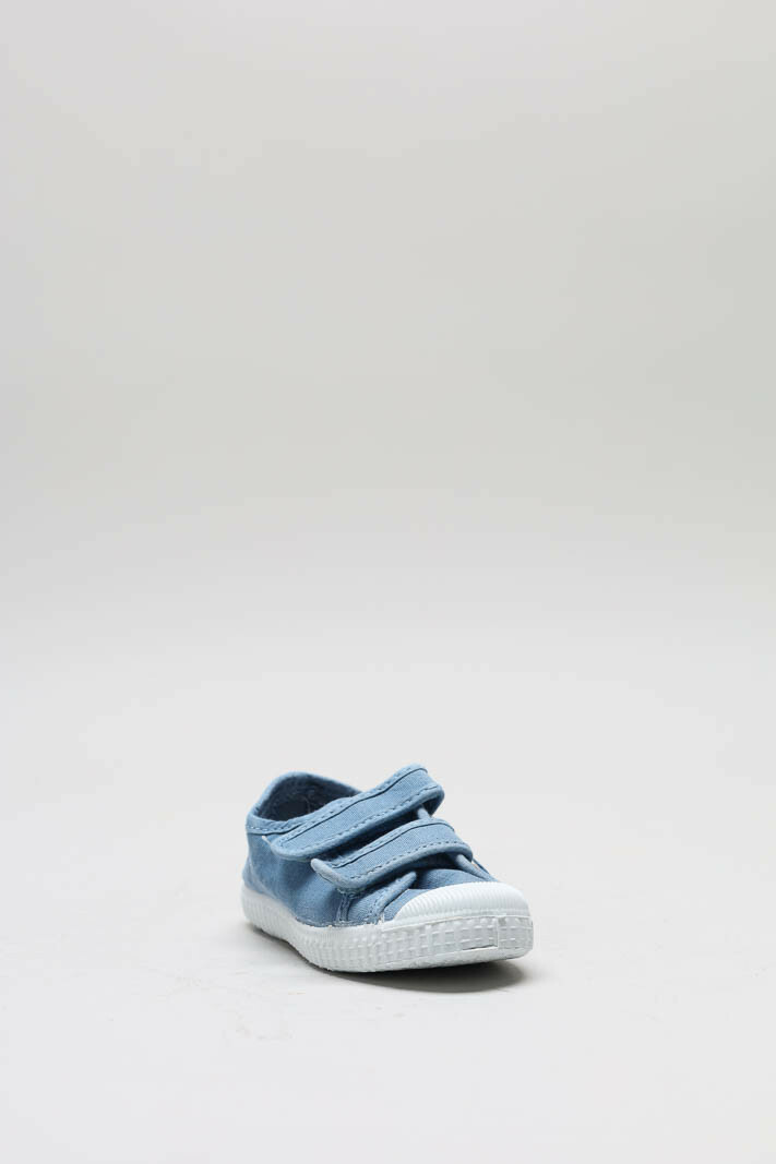 zoom in on Blauw Speelschoen image Blauw Speelschoen image