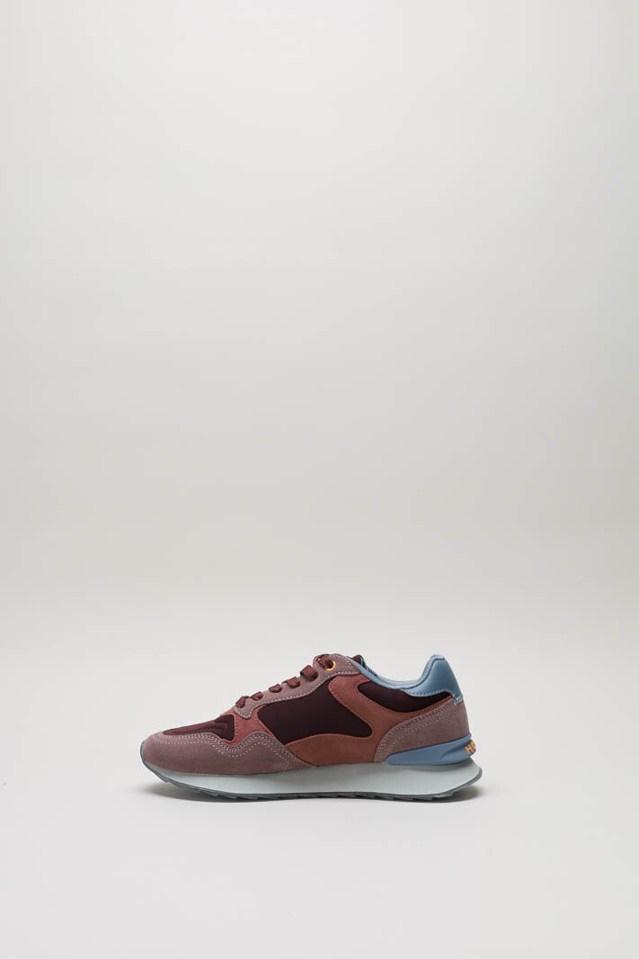 zoom in on Oudroze Sneaker image Oudroze Sneaker image
