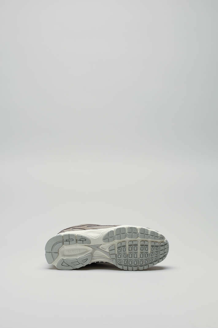 zoom in on Bruin Sneaker image Bruin Sneaker image