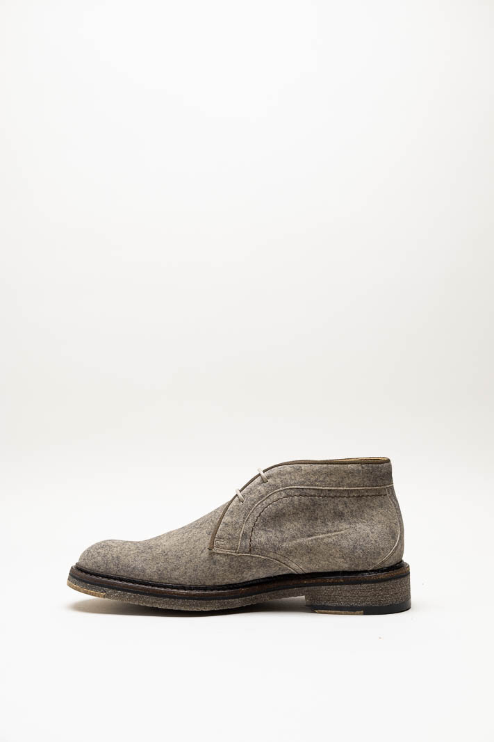 zoom in on Taupe Veterschoen hoog image Taupe Veterschoen hoog image