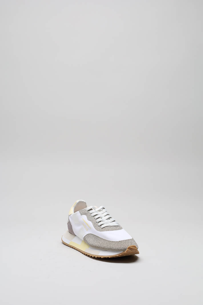zoom in on Goud Sneaker image Goud Sneaker image