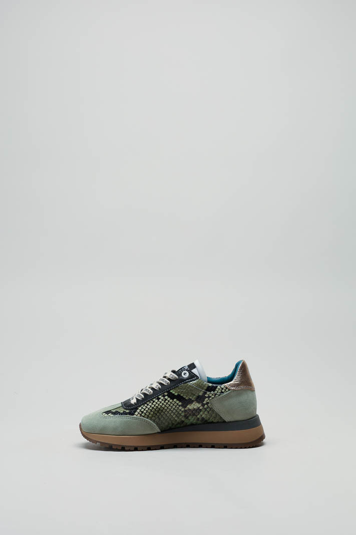 zoom in on Lichtgroen Sneaker image Lichtgroen Sneaker image